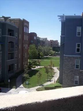 Photo #5: 2427392 Listing