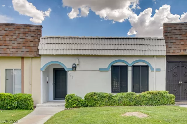 MLS: 2427421 Condo For Sale