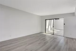 Photo #3: 2427421 Listing