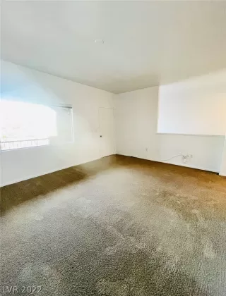 Photo #6: 2427422 Listing 