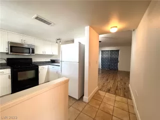 Photo #4: 2427434 Listing 