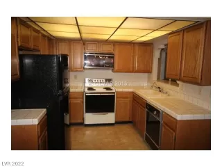 Photo #4: 2427462 Listing 