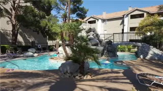 Photo #2: 2427486 Listing 