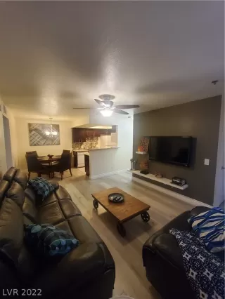 Photo #4: 2427486 Listing 