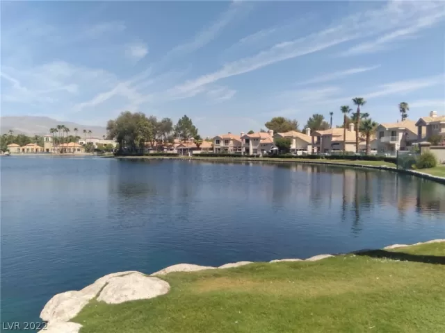 MLS: 2427528 Condo For Sale