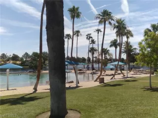 Photo #2: 2427528 Listing