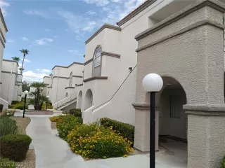 Photo #4: 2427528 Listing