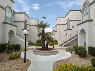 Photo #5: 2427528 Listing