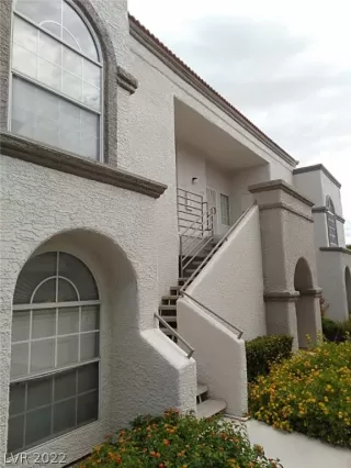 Photo #6: 2427528 Listing