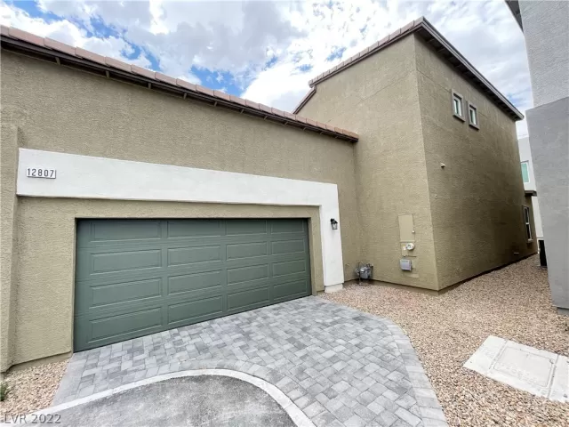 MLS: 2427532 Condo For Sale