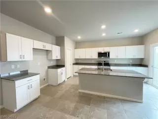 Photo #3: 2427532 Listing 