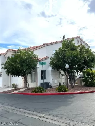 Photo #1: 2427541 Listing 