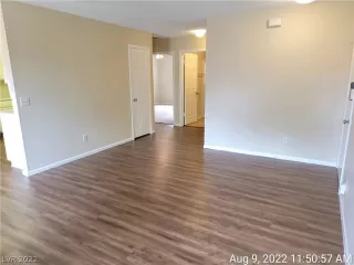 Photo #3: 2427553 Listing 