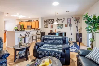 Photo #1: 2427562 Listing 