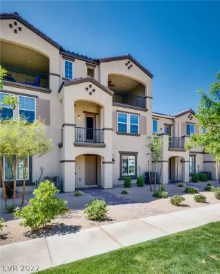 Photo #1: 2427589 Listing 