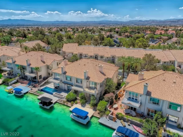 MLS: 2427617 Condo For Sale