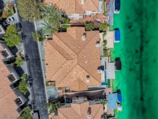 Photo #5: 2427617 Listing 