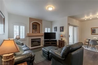 Photo #5: 2427643 Listing