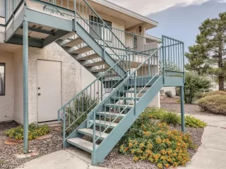 Photo #2: 2427667 Listing