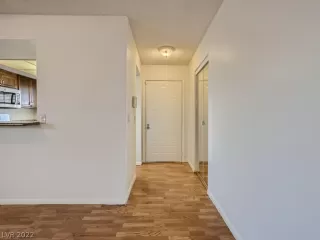 Photo #3: 2427667 Listing