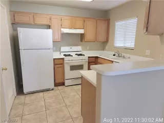 Photo #6: 2427673 Listing 