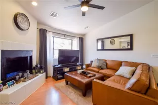 Photo #2: 2427691 Listing