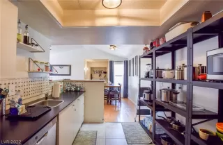 Photo #5: 2427691 Listing