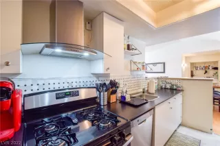 Photo #6: 2427691 Listing