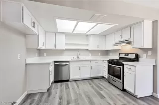Photo #1: 2427693 Listing 