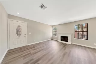 Photo #2: 2427693 Listing 