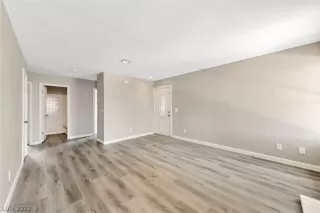 Photo #3: 2427693 Listing 