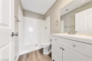 Photo #5: 2427693 Listing 