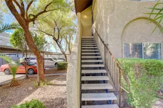 Photo #2: 2427698 Listing