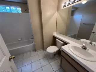 Photo #6: 2427748 Listing