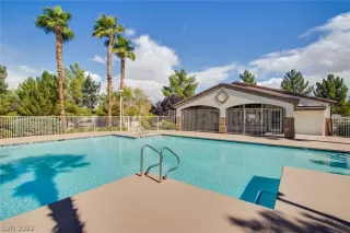 Photo #5: 2427750 Listing 