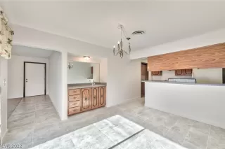 Photo #4: 2427764 Listing 