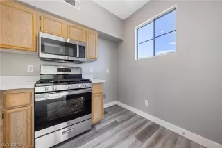 Photo #5: 2427777 Listing 