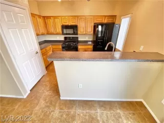 Photo #6: 2427801 Listing 