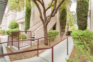 Photo #3: 2427807 Listing 