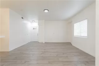 Photo #6: 2427807 Listing 