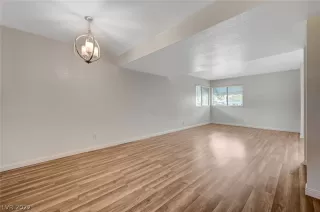 Photo #2: 2427839 Listing 