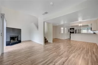 Photo #3: 2427839 Listing 