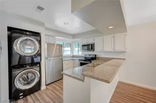 Photo #5: 2427839 Listing 