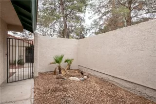 Photo #4: 2427847 Listing 