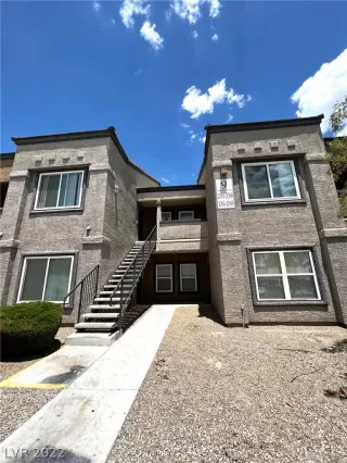 Photo #3: 2427882 Listing 