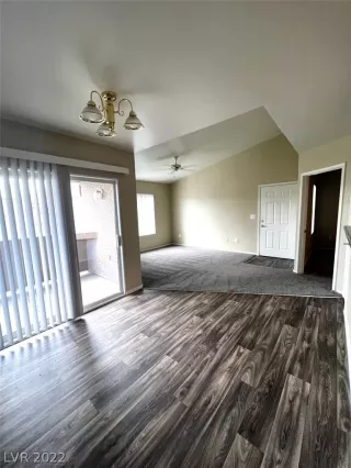 Photo #5: 2427882 Listing 