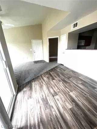 Photo #6: 2427882 Listing 