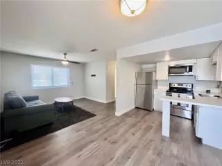 Photo #2: 2427888 Listing 