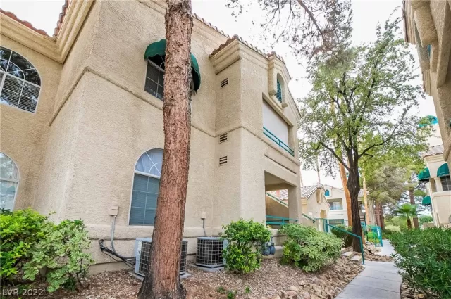 MLS: 2427894 Condo For Sale