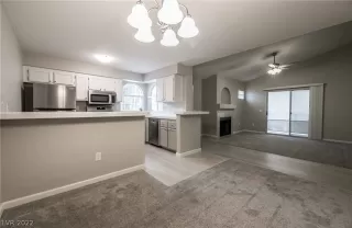 Photo #5: 2427894 Listing 